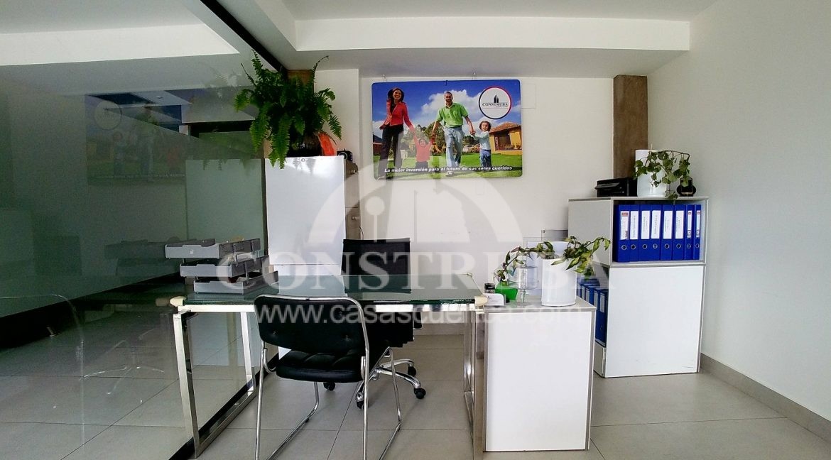 local comercial cuenca exelente ubicación