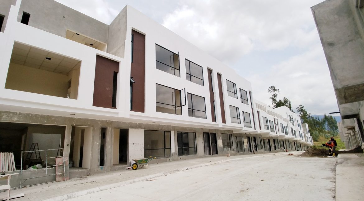 casas de 3 habitaciones aplica credito vip Cuenca Misicata