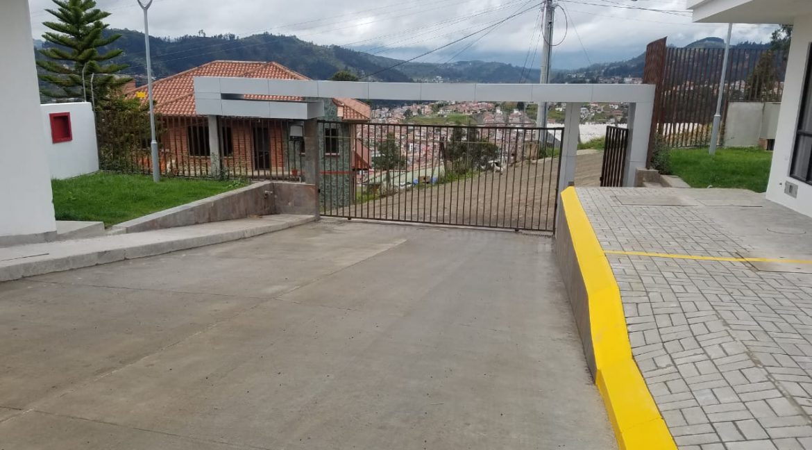ENTRADA A CONDOMINIO VIP