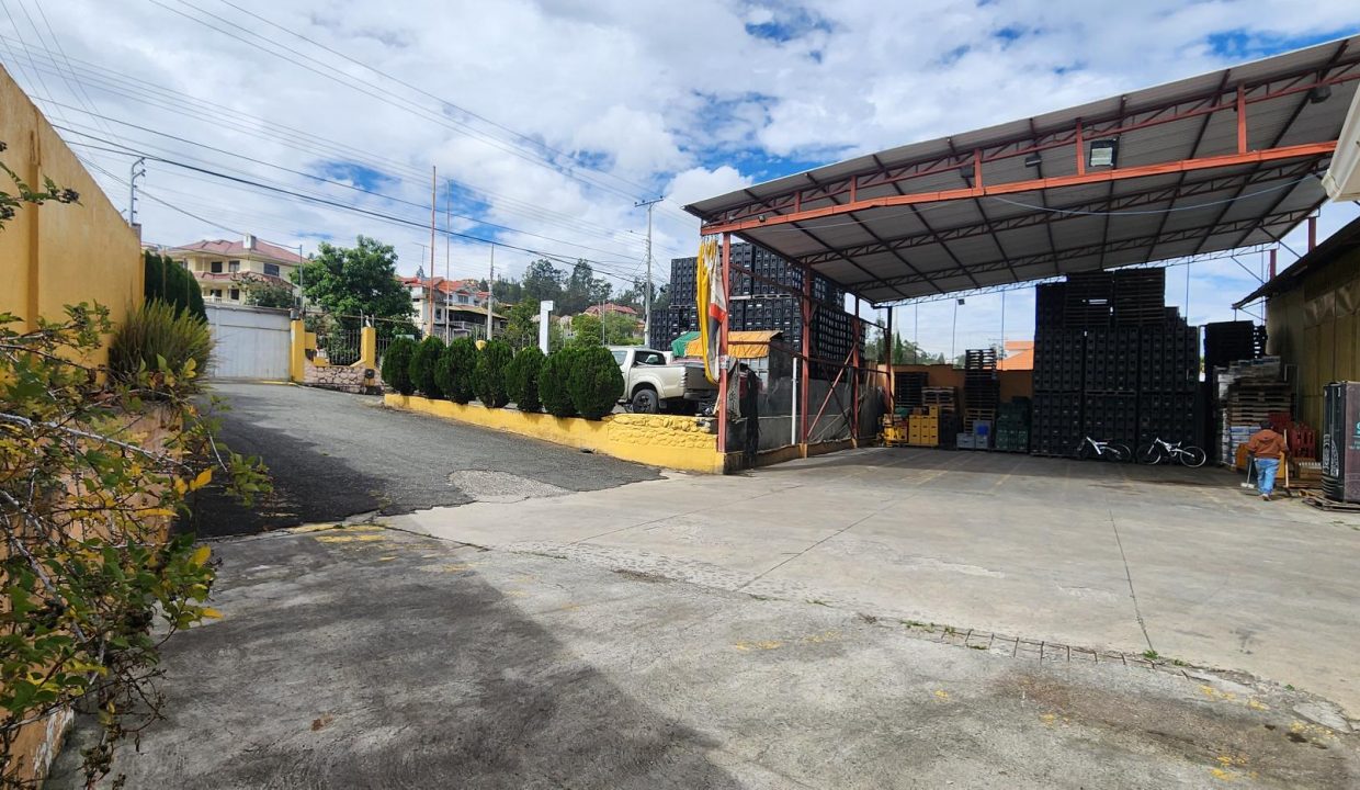 interior-galpon-comercial-azogues-ecuador.jpg