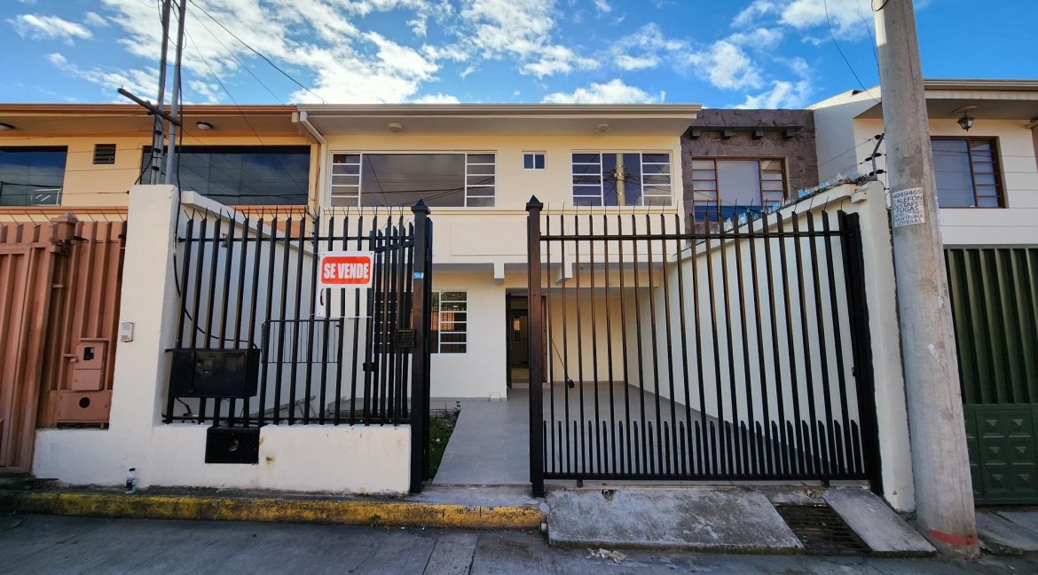 venta casas cuenca sur sector Yanumcay Parque Iberia Fernando de Aragon