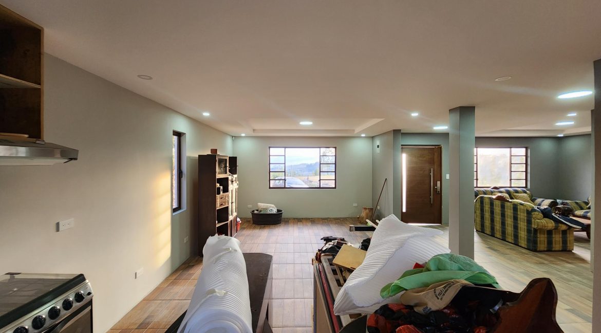 terreno cómodo con casita Llacao