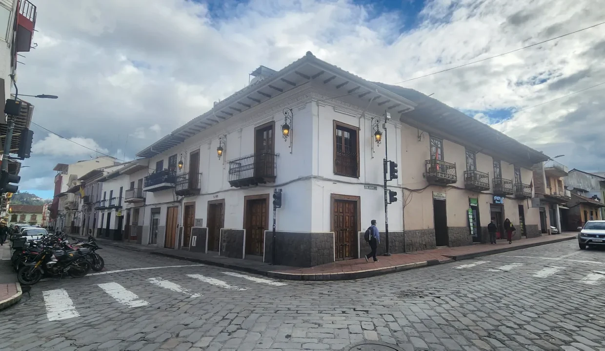 casa-comercial-renta-centro-historico-cuenca-fachada.webp