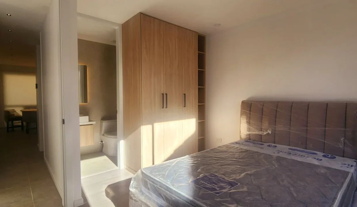 dormitorio-principal-casa-rentera-cuenca.jpg