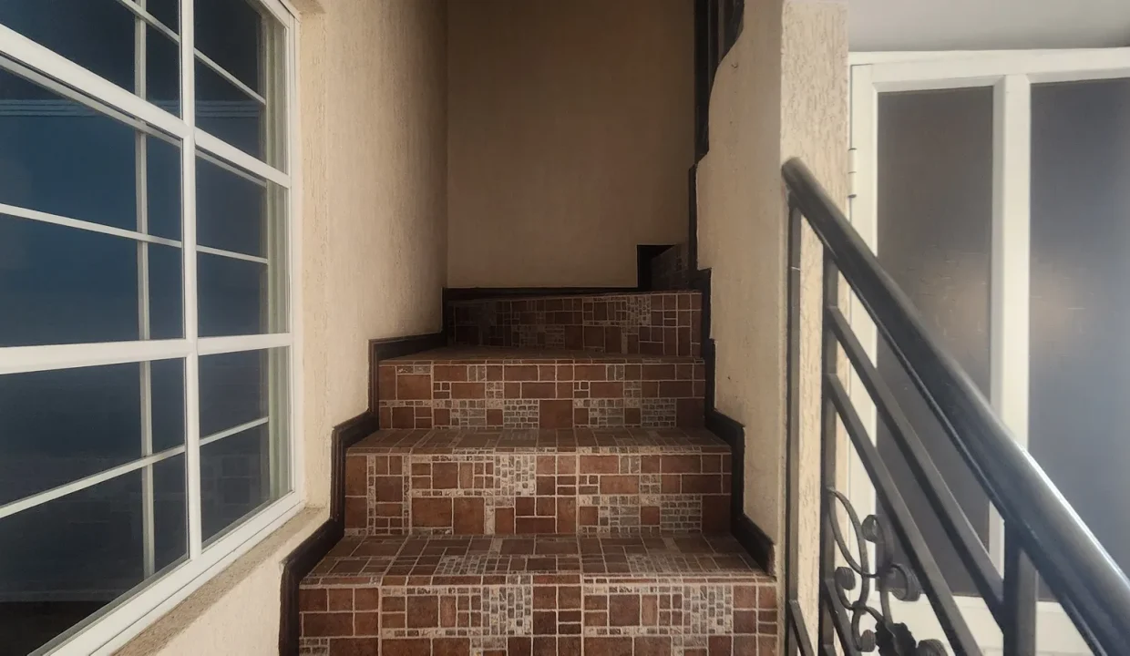 gradas en casa rentera en venta en Cuenca