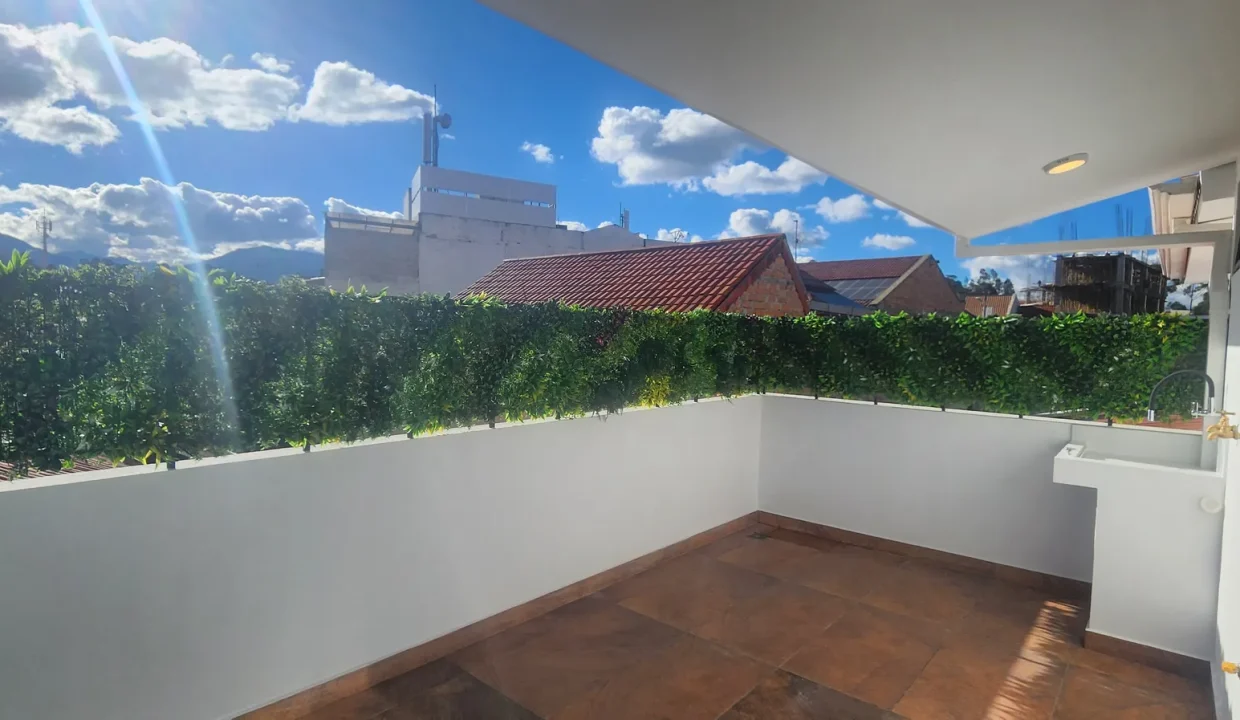 terraza-casa-rentera-cuenca.jpg